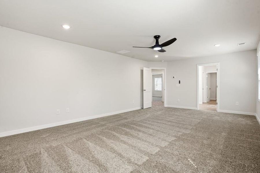 Spacious, unfurnished interior of a new home in Southern Hills, McDonough (Image 13).