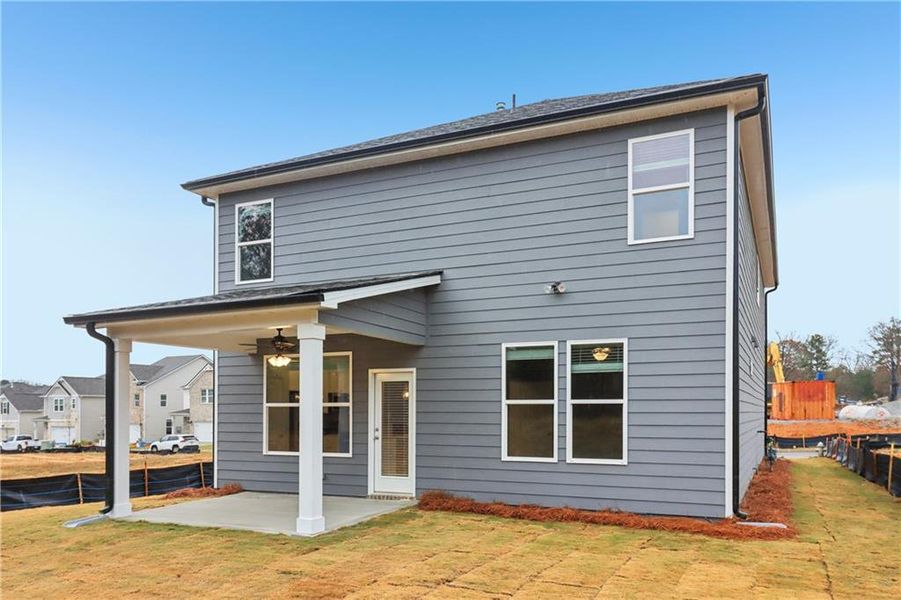 Exterior details and patio area of a home in Abbotts Crossing, Conyers (Image 28).