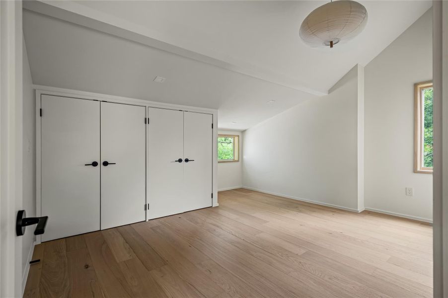 Spacious, unfurnished interior of a new home in , Austin (Image 26).