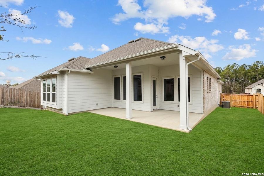 Exterior details and patio area of a home in Homestead, Schertz (Image 4).