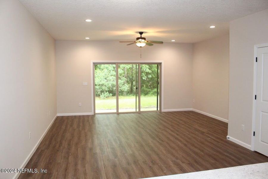 Spacious, unfurnished interior of a new home in , Middleburg (Image 20).