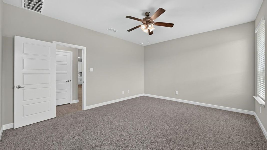 Representative unfurnished interior of a home built from the Las Cruces by D.R. Horton in Bluestem, Rhome (Image 20). Representative unfurnished interior of a home built from the Las Cruces by D.R. Horton in Bluestem, Rhome (Image 20).