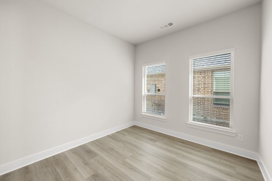 Spacious, unfurnished interior of a new home in The Retreat, Waxahachie (Image 22). Spacious, unfurnished interior of a new home in The Retreat, Waxahachie (Image 22).
