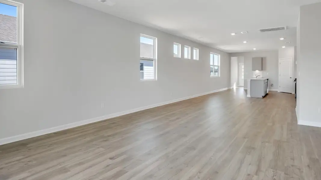Spacious, unfurnished interior of a new home in Nexus South, Gallatin (Image 10).
