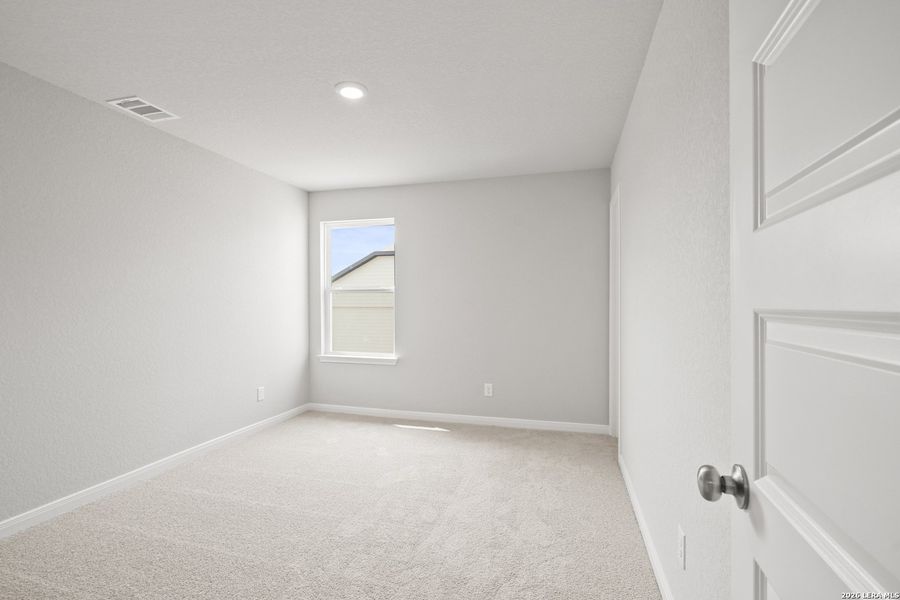 Spacious, unfurnished interior of a new home in Hickory Ridge, Elmendorf (Image 13).
