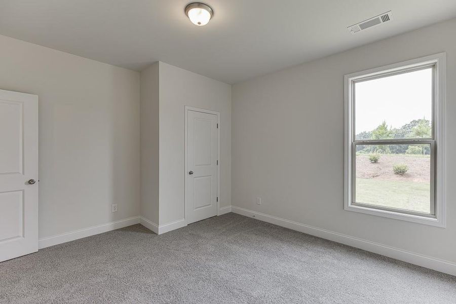 Spacious, unfurnished interior of a new home in , Jefferson (Image 27).