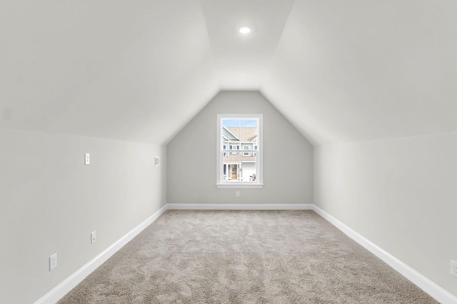 Spacious, unfurnished interior of a new home in Kings River Preserve, Hollywood (Image 19).