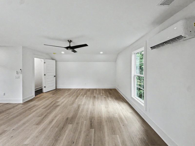 Spacious, unfurnished interior of a new home in , Hanahan (Image 68). Spacious, unfurnished interior of a new home in , Hanahan (Image 68).