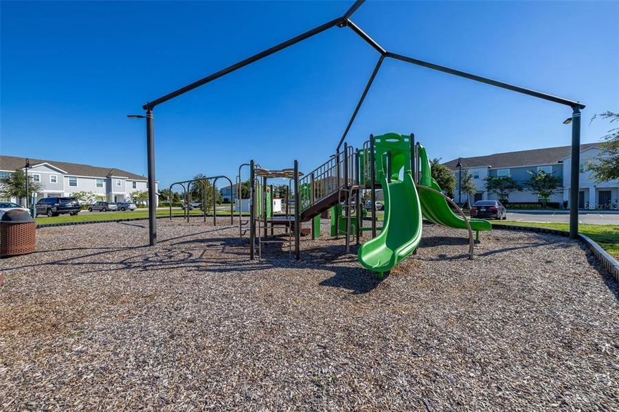 Community amenities in , Davenport (Image 36).