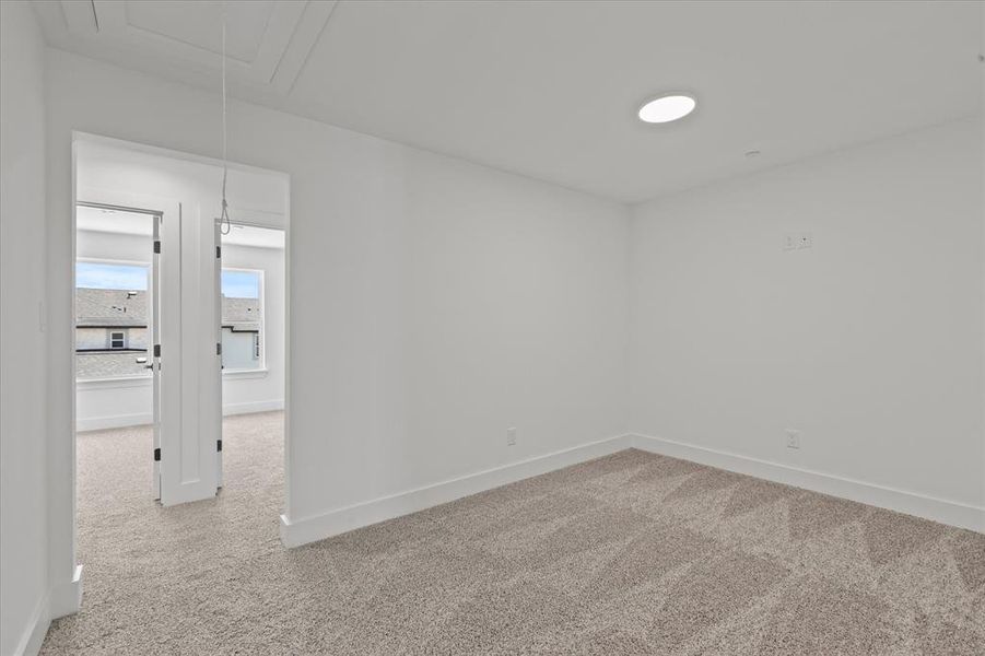 Spacious, unfurnished interior of a new home in , Rowlett (Image 13).