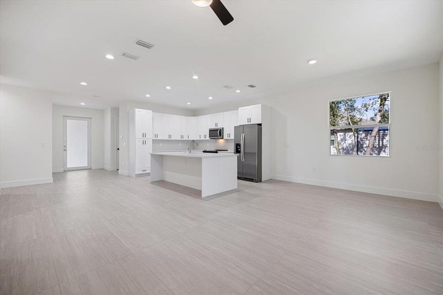 Spacious, unfurnished interior of a new home in , North Port (Image 13).