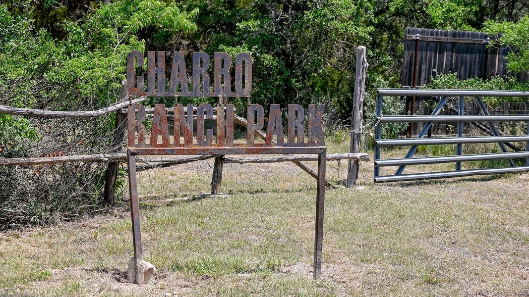 Community amenities in Parten, Austin (Image 4).