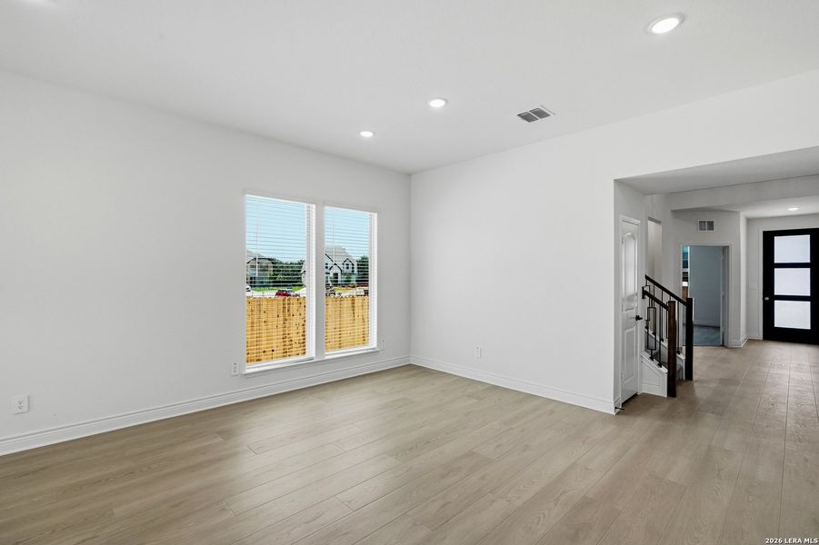Spacious, unfurnished interior of a new home in Bison Ridge, San Antonio (Image 32).
