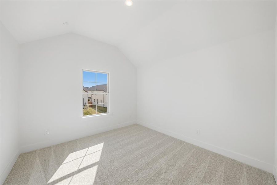 Spacious, unfurnished interior of a new home in Tavolo Park, Fort Worth (Image 29).