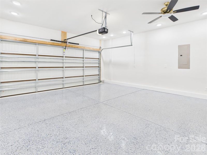 Spacious, unfurnished interior of a new home in Kinghurst Cove, Charlotte (Image 21).