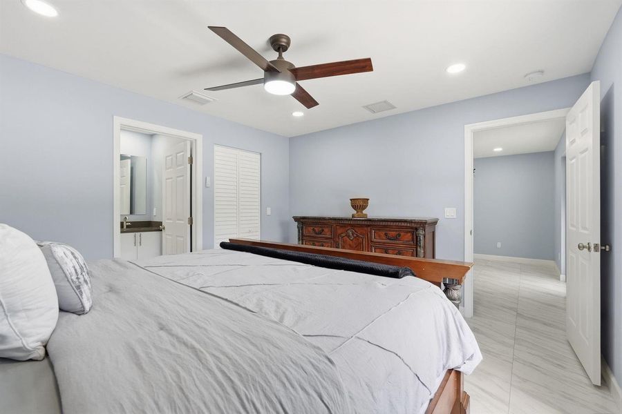 45-web-or-mls-18477_W_Sycamore_Dr_06449