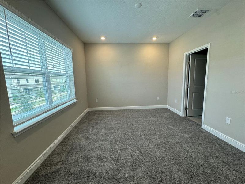 Spacious, unfurnished interior of a new home in , Winter Garden (Image 23).