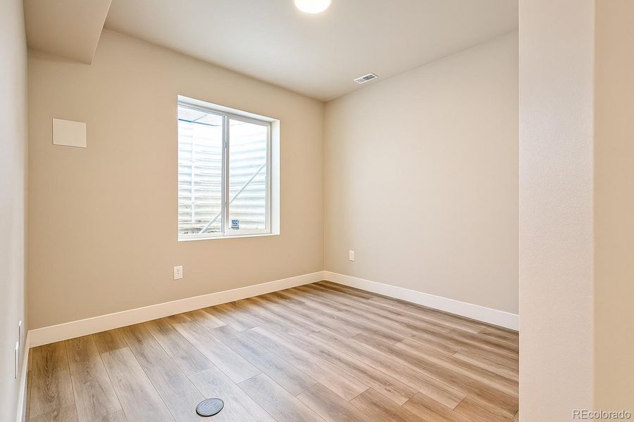 Spacious, unfurnished interior of a new home in , Pueblo (Image 41).
