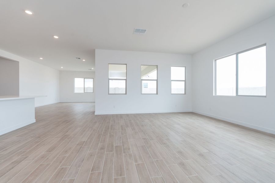Spacious, unfurnished interior of a new home in Soleo, Queen Creek (Image 19).