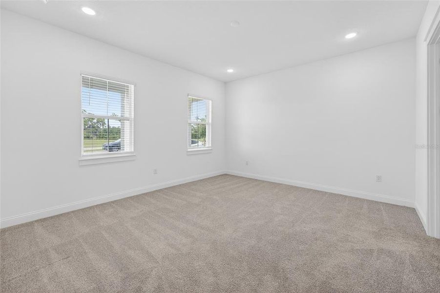 Spacious, unfurnished interior of a new home in , Winter Garden (Image 33).