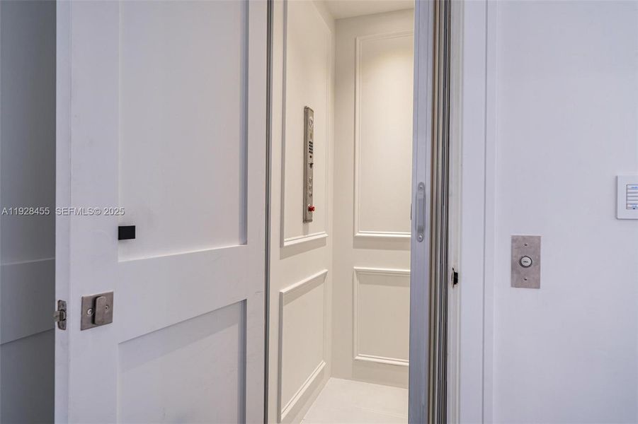 Close-up of interior finishes inside a home in , Pinecrest (Image 20). Close-up of interior finishes inside a home in , Pinecrest (Image 20).