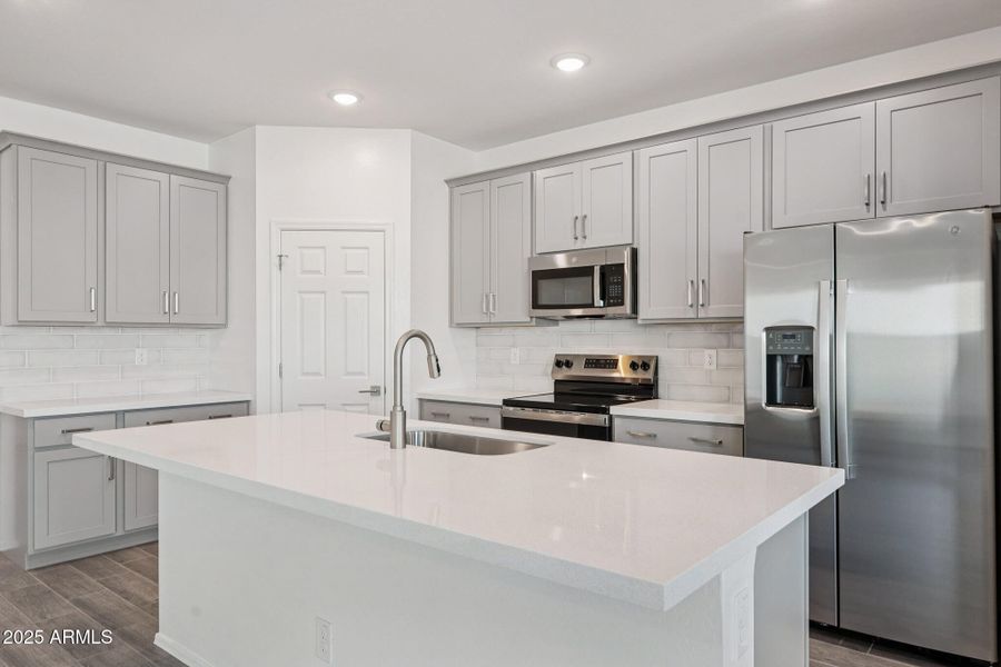 15-web-or-mls-W Bowker St-S1111-015