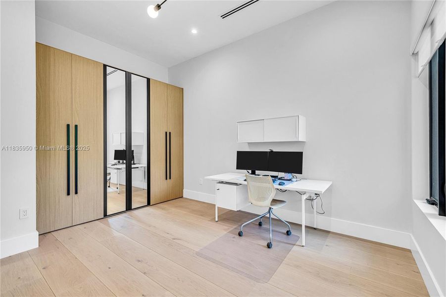 Furnished interior view inside a new home in , Pinecrest (Image 14).