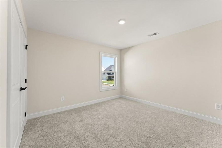 Spacious, unfurnished interior of a new home in , Dallas (Image 33).
