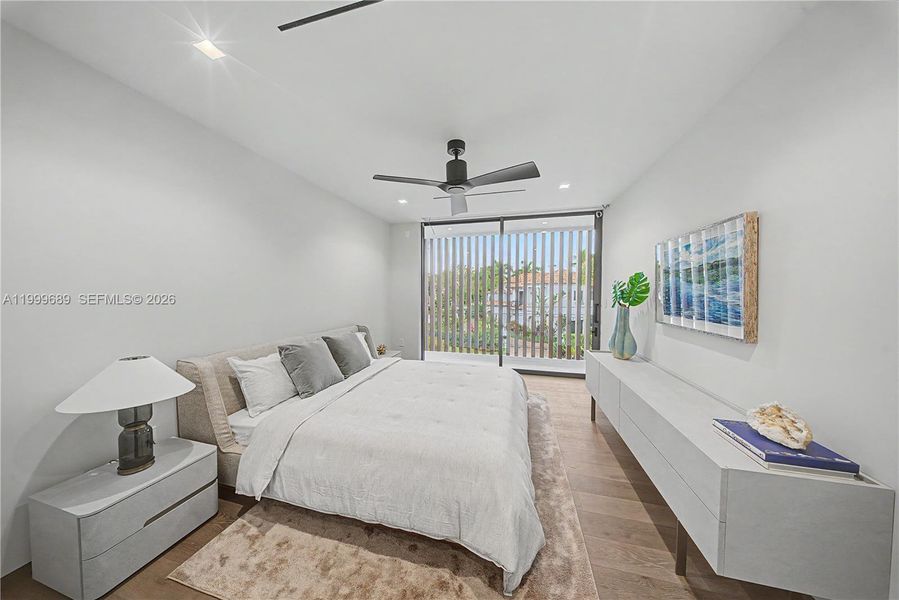 Furnished interior view inside a new home in , Fort Lauderdale (Image 10).