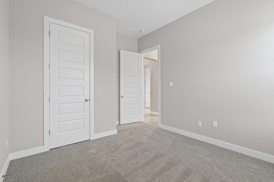 Spacious, unfurnished interior of a new home in Twin Oaks, Oakland (Image 24).