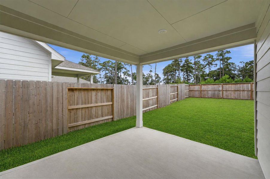 Spacious covered patio Spacious covered patio