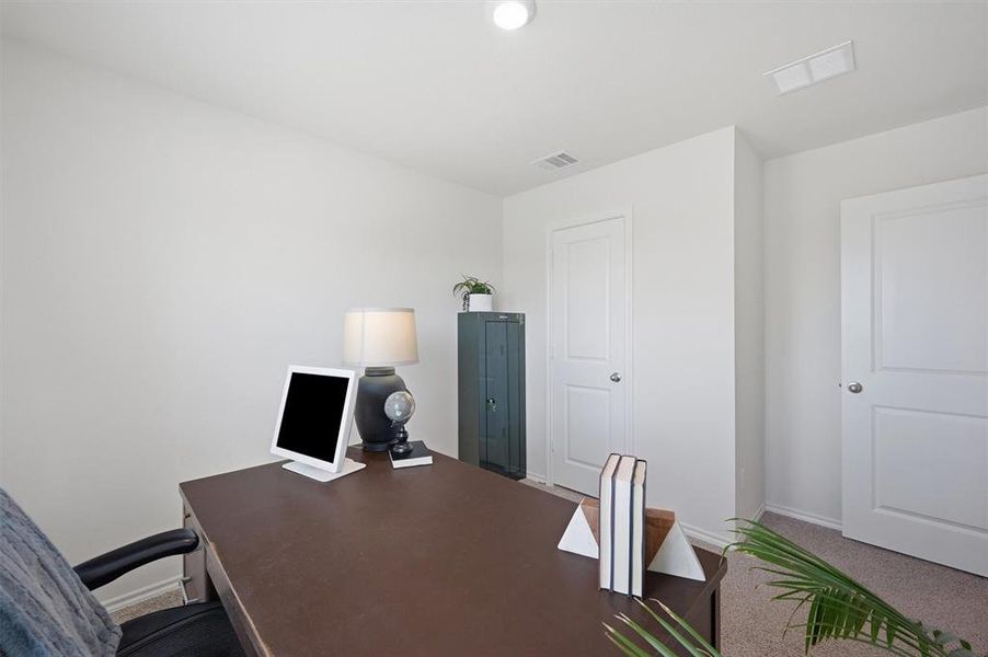 Furnished interior view inside a new home in Three Oaks, Sherman (Image 27).