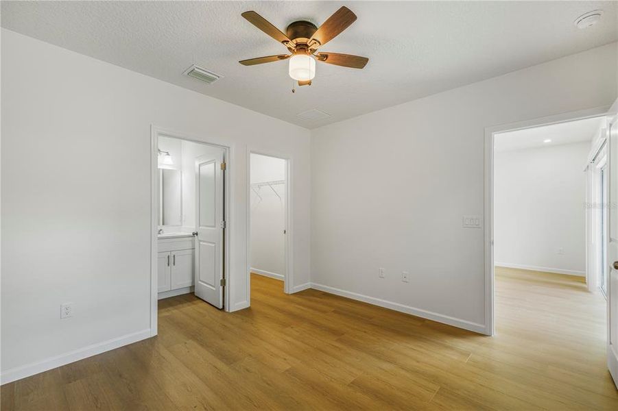Spacious, unfurnished interior of a new home in , Eustis (Image 13).