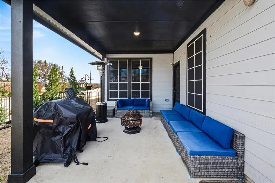 Exterior details and patio area of a home in , Rowlett (Image 4).