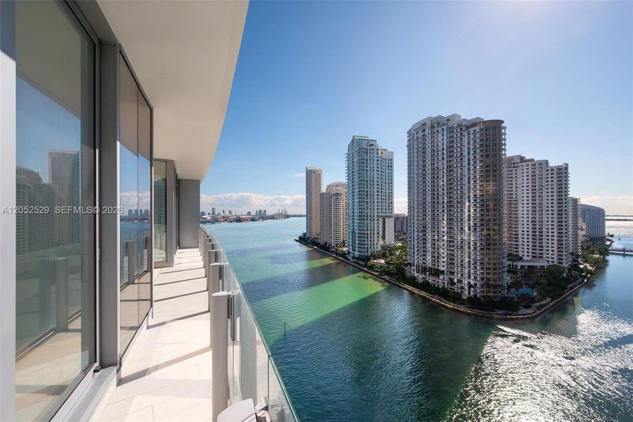 Condo located in Miami, FL showcasing its design and architecture (Image 4). Condo located in Miami, FL showcasing its design and architecture (Image 4).