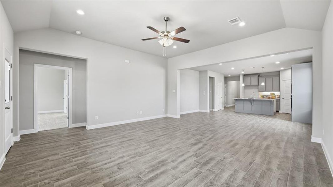 Spacious, unfurnished interior of a new home in Treeline, Justin (Image 19).