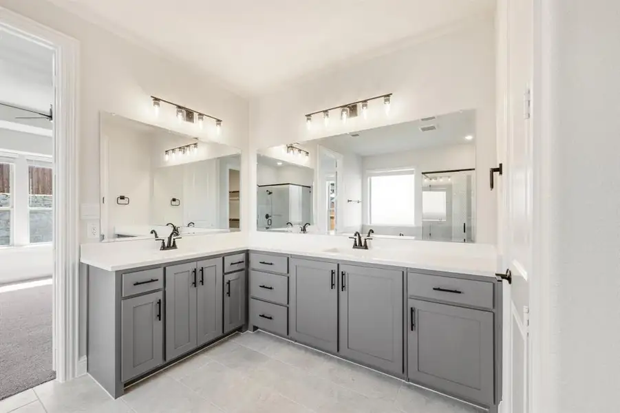 Furnished interior view inside a new home in Ridgepoint, Midlothian (Image 18).