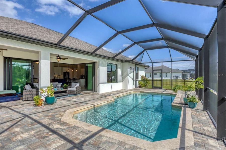 Exterior details and patio area of a home in , Port Charlotte (Image 1).