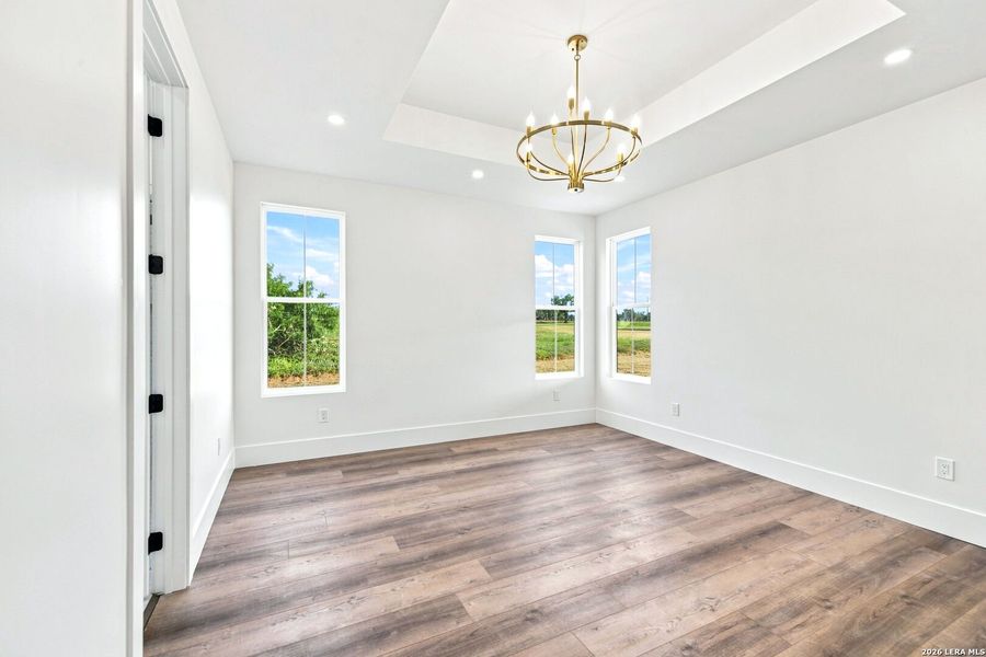Spacious, unfurnished interior of a new home in , Bandera (Image 47).
