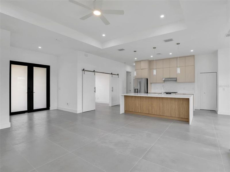 Spacious, unfurnished interior of a new home in , Port Charlotte (Image 38).