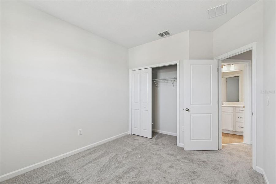 Spacious, unfurnished interior of a new home in Emerson Pointe, Apopka (Image 15).