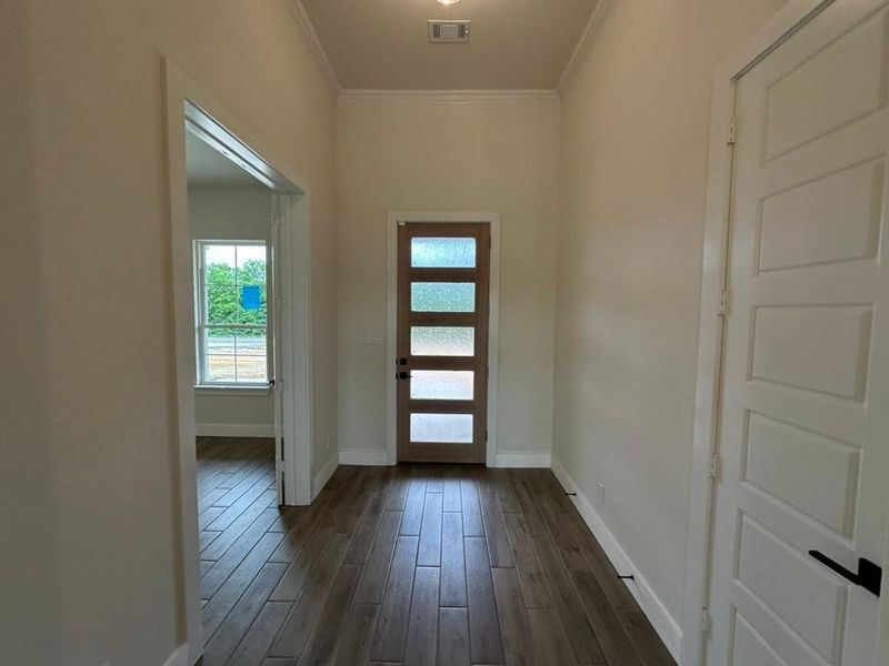 Spacious, unfurnished interior of a new home in Fannin Ranch, Leonard (Image 10).