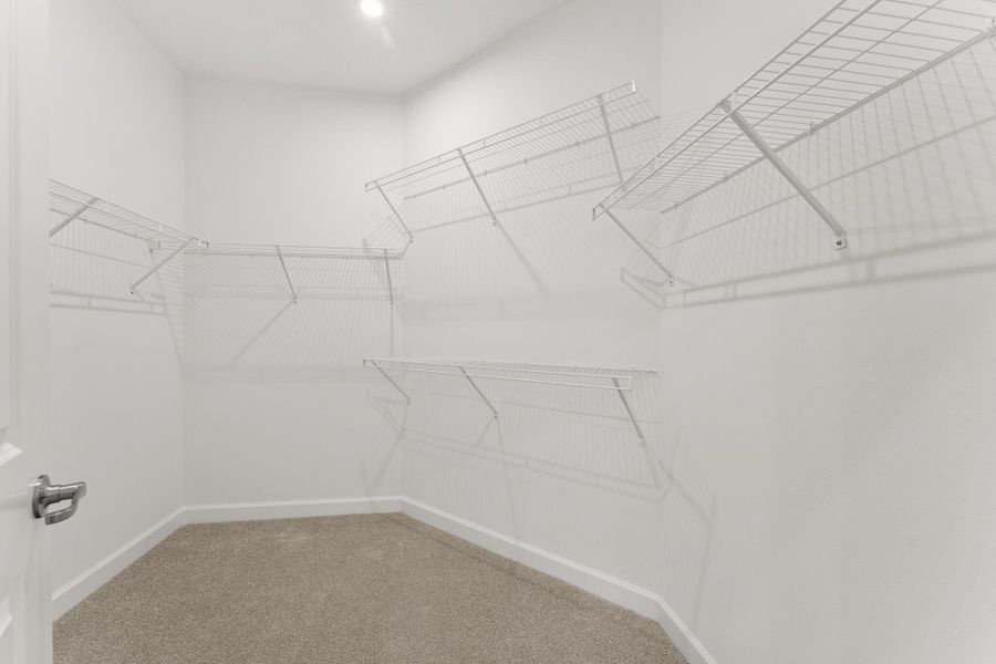 Spacious, unfurnished interior of a new home in Tradition - Cadence, Port St. Lucie (Image 12).