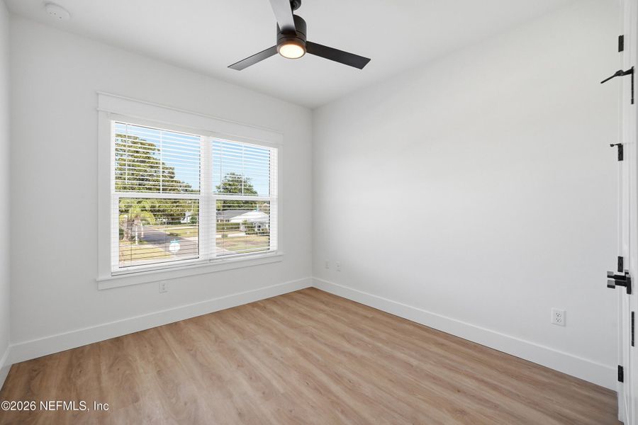 Spacious, unfurnished interior of a new home in , Jacksonville Beach (Image 49).