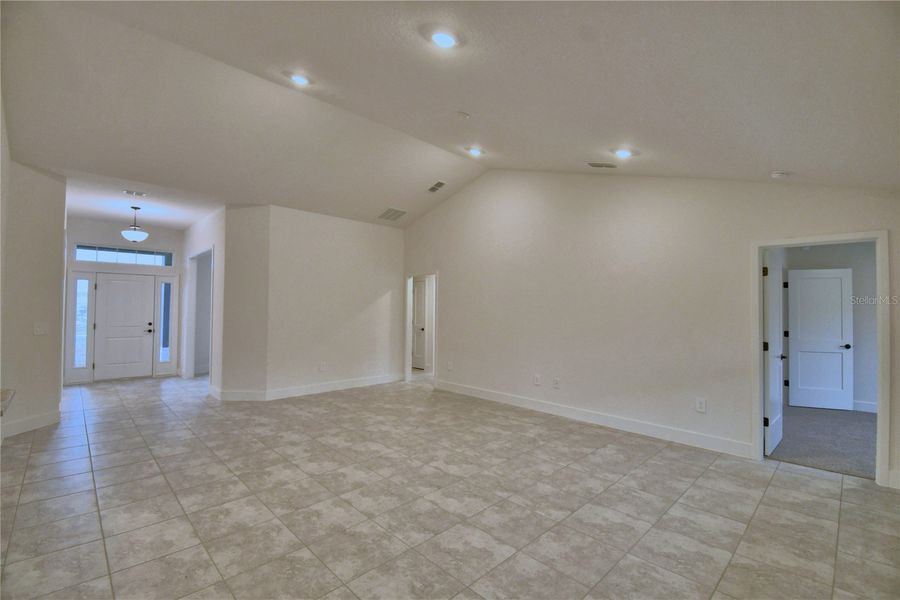Spacious, unfurnished interior of a new home in Cadence Crossing, Auburndale (Image 26).