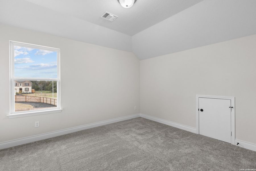 Spacious, unfurnished interior of a new home in Horizon Ridge, San Antonio (Image 15). Spacious, unfurnished interior of a new home in Horizon Ridge, San Antonio (Image 15).