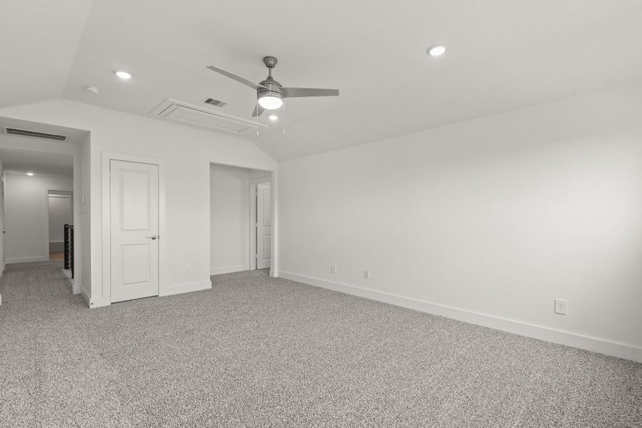 Spacious, unfurnished interior of a new home in Riverside Estates, Baytown (Image 21).