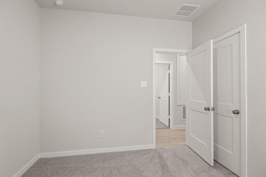 Image 14 of a home in Sherwood Glen.