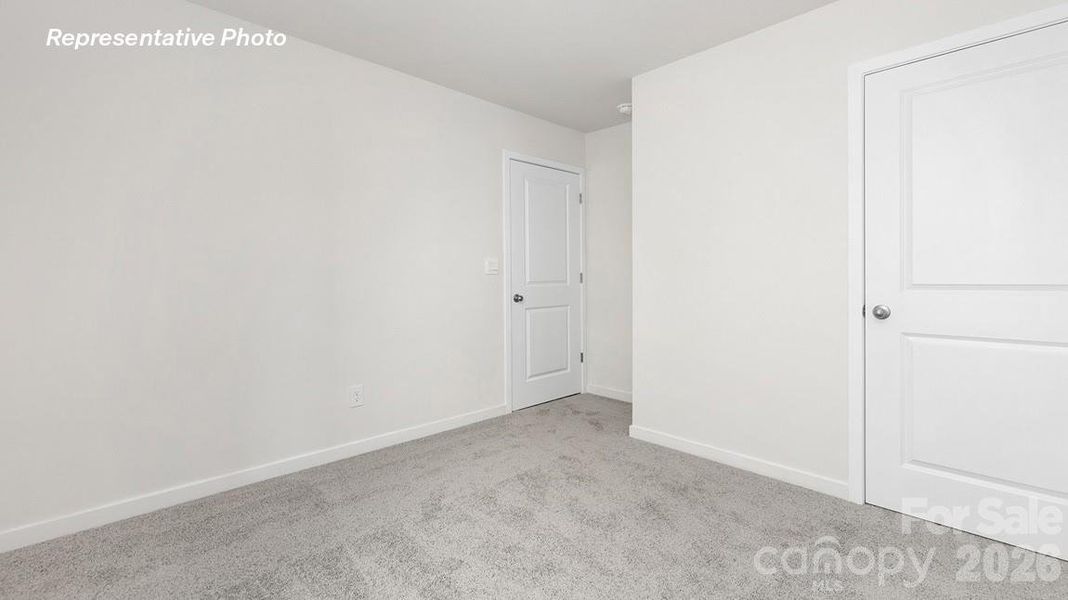 Spacious, unfurnished interior of a new home in Reedy Creek Preserve, Charlotte (Image 12).