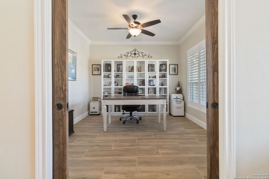 Furnished interior view inside a new home in , Boerne (Image 15).